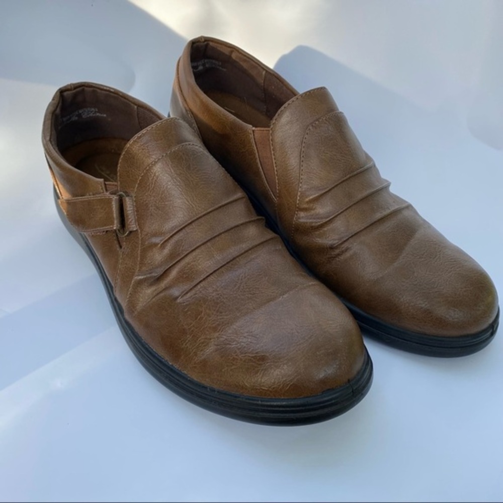 Easy Street Shoes Women’s Size 11 M Brown Slip On
